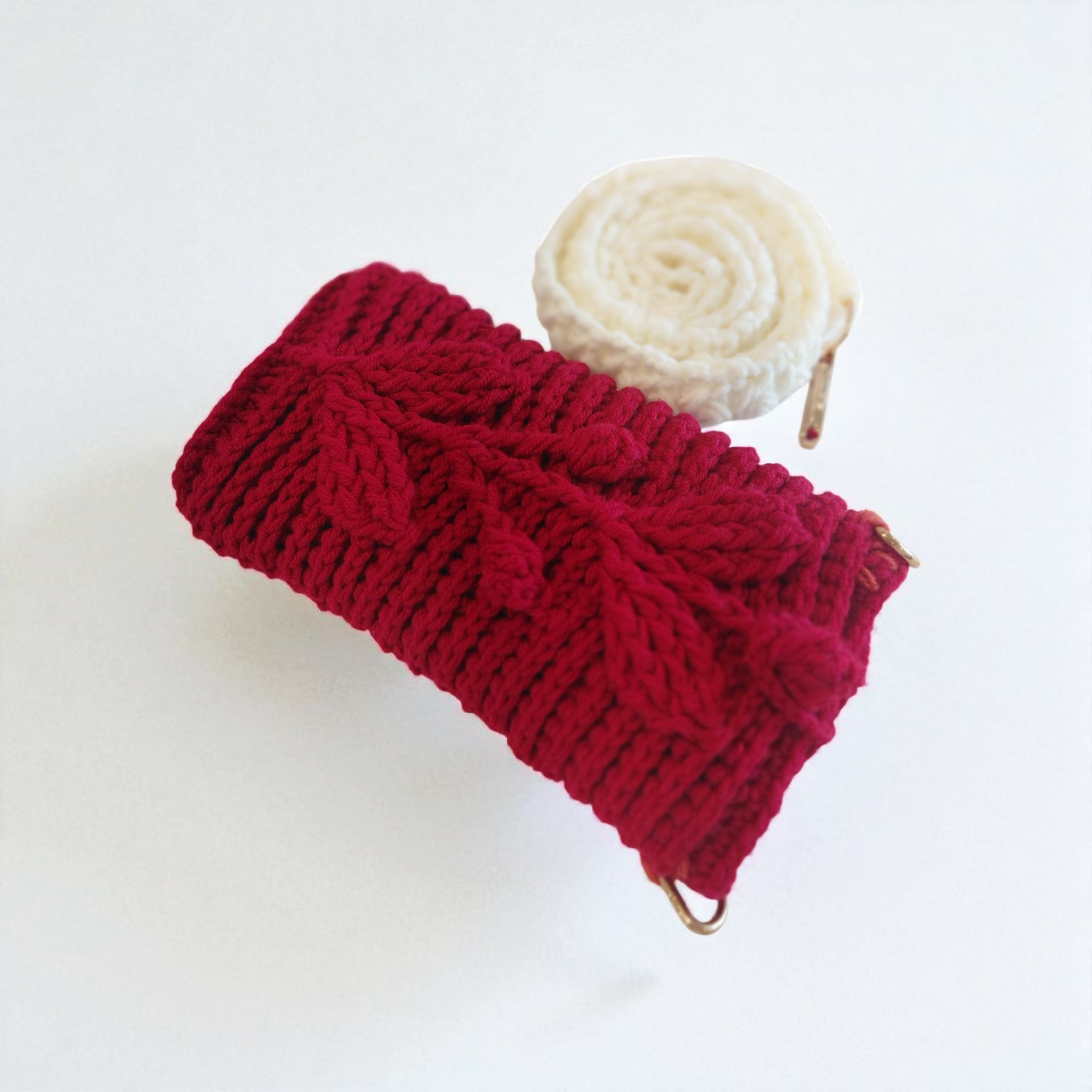 Woven Leaf Pouch — Chic Red - Image 2